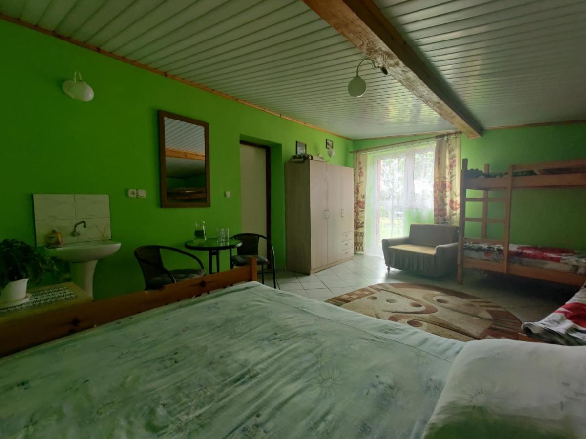 Przy Winogronie Hotel Uherce Mineralne Ngoại thất bức ảnh