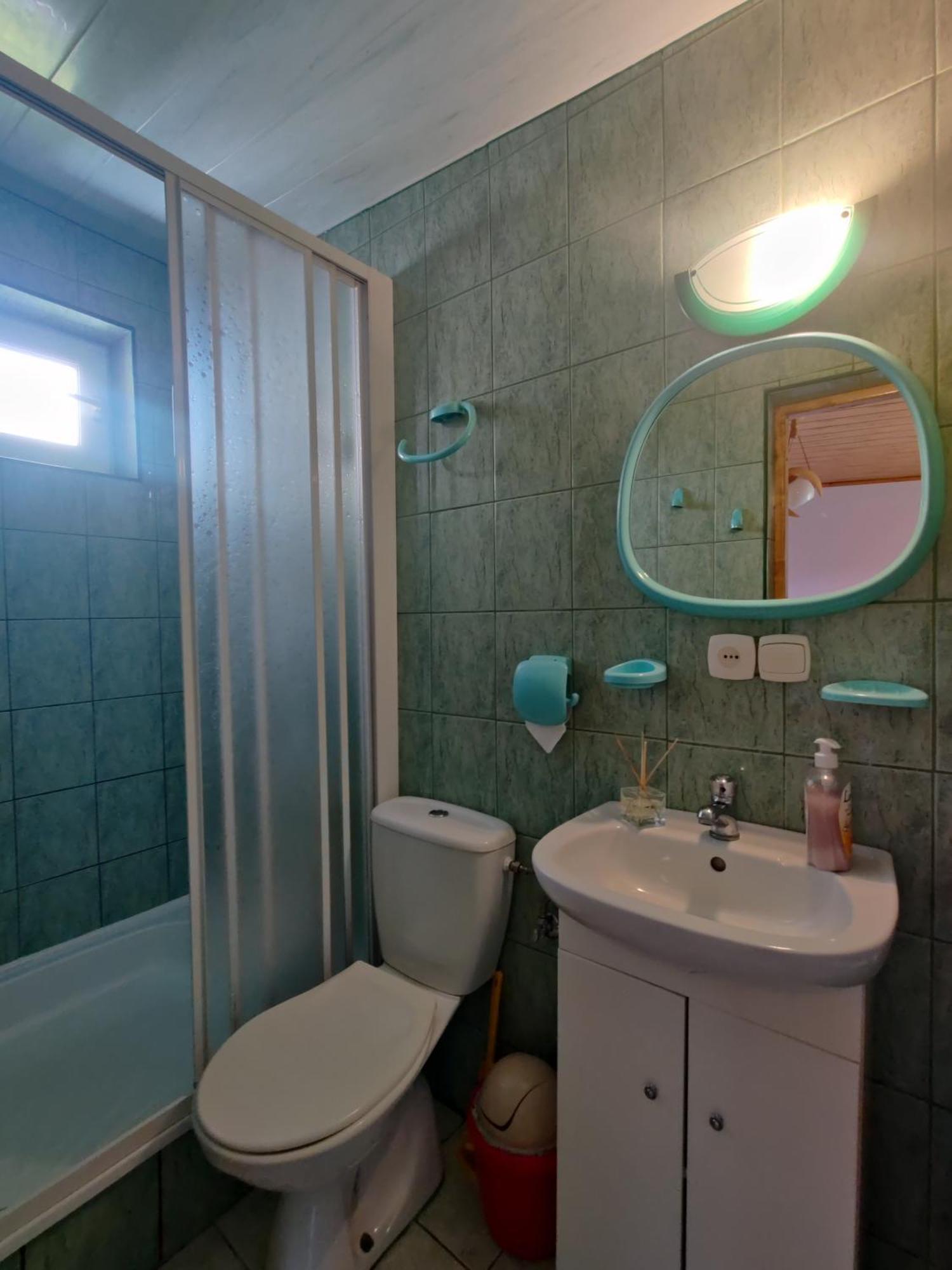 Przy Winogronie Hotel Uherce Mineralne Phòng bức ảnh
